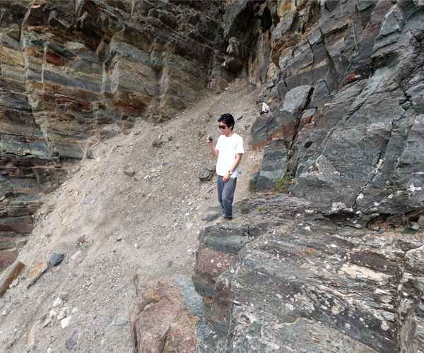 Hike the Plain of Six Glaciers Trail